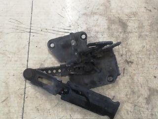 bontott AUDI A6 C5 Motorháztető Biztonsági Kampó