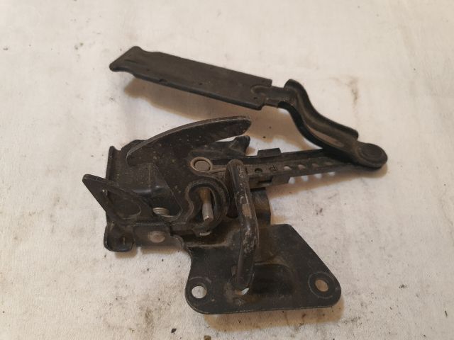 bontott AUDI A6 C5 Motorháztető Biztonsági Kampó