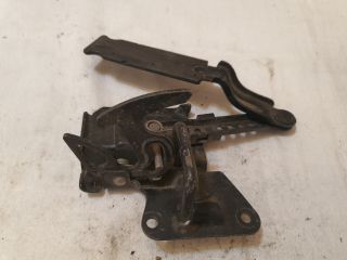 bontott AUDI A6 C5 Motorháztető Biztonsági Kampó