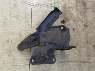 bontott AUDI A6 C5 Motorháztető Biztonsági Kampó