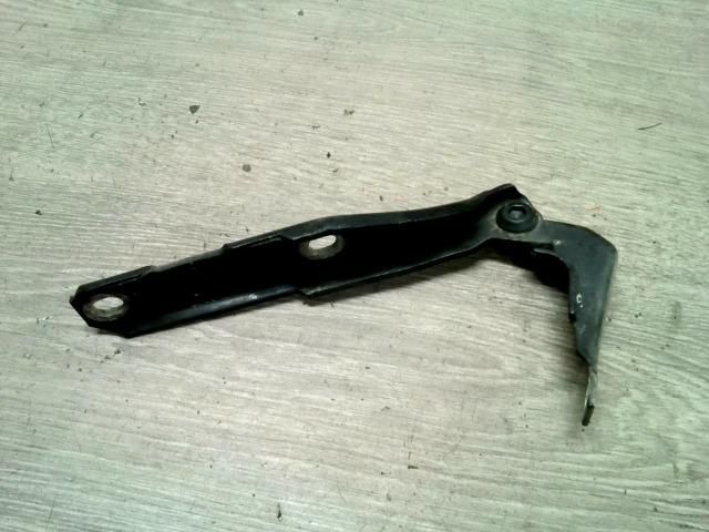 bontott AUDI A6 C5 Motorháztető Jobb Zsanér