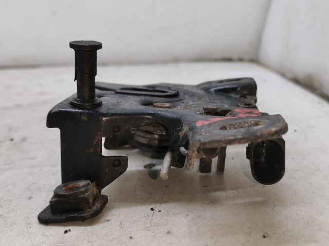 bontott AUDI A6 C5 Motorháztető Zárszerkezet