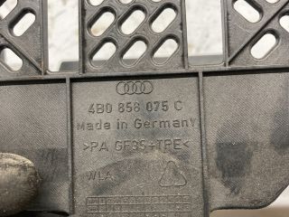 bontott AUDI A6 C5 Rádió / CD Keret