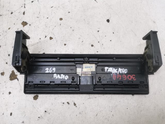 bontott AUDI A6 C5 Rádió / CD Keret