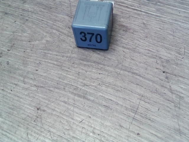 bontott AUDI A6 C5 Relé