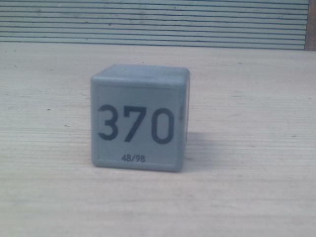 bontott AUDI A6 C5 Relé