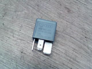 bontott AUDI A6 C5 Relé