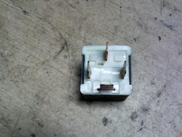 bontott AUDI A6 C5 Relé