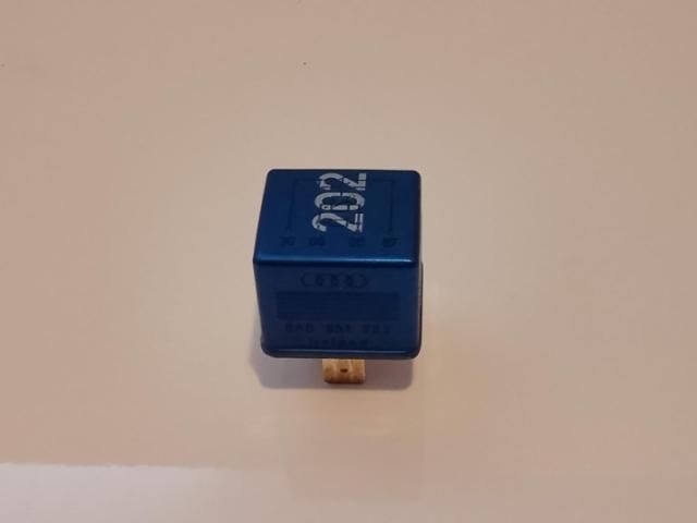 bontott AUDI A6 C5 Relé