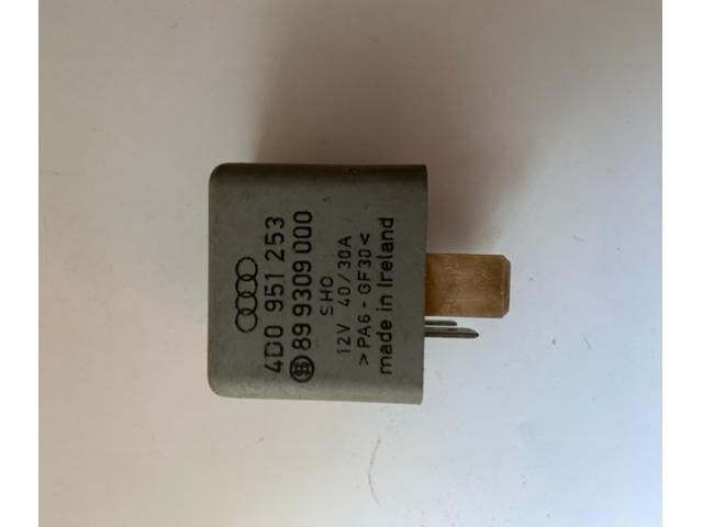 bontott AUDI A6 C5 Relé