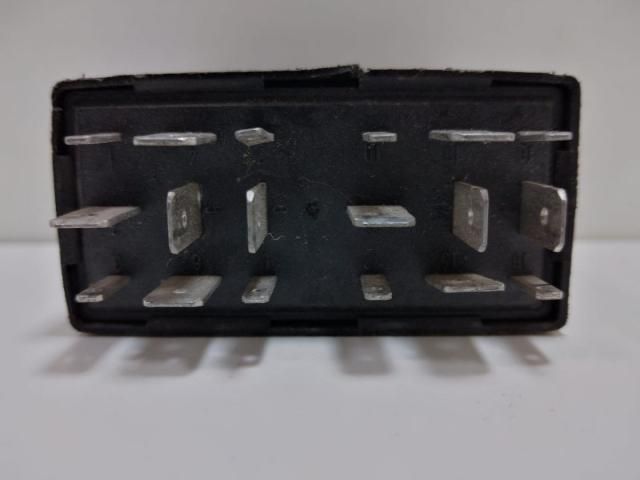 bontott AUDI A6 C5 Relé