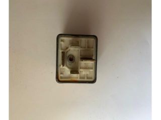 bontott AUDI A6 C5 Relé