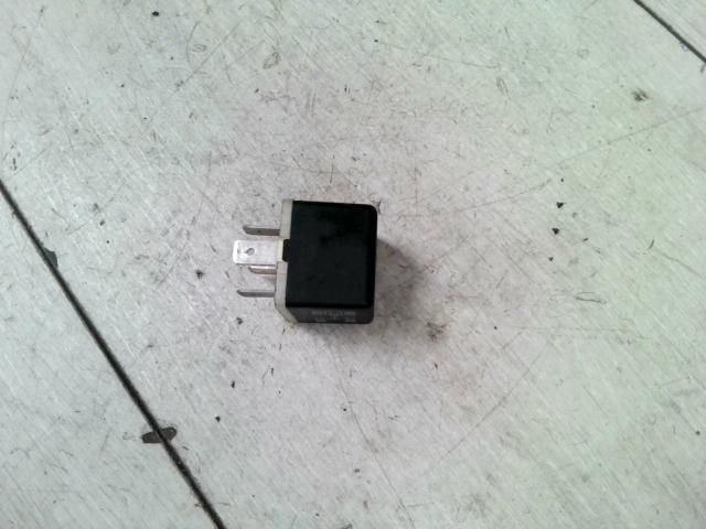 bontott AUDI A6 C5 Relé