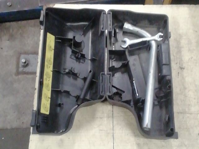 bontott AUDI A6 C5 Szerszámkészlet