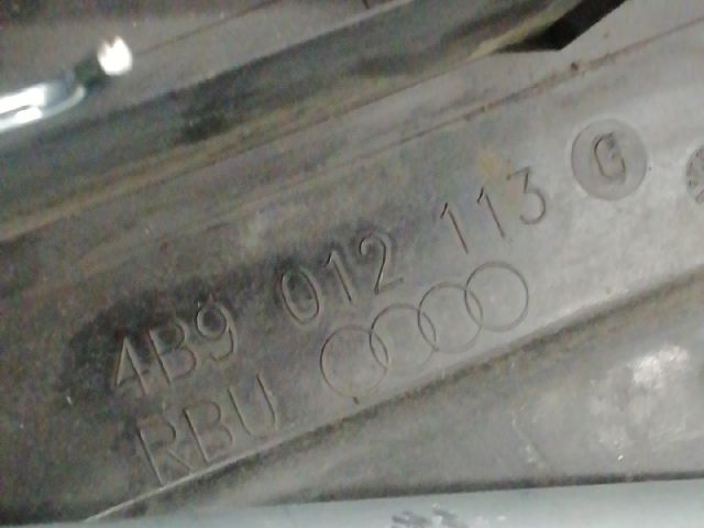 bontott AUDI A6 C5 Szerszámkészlet