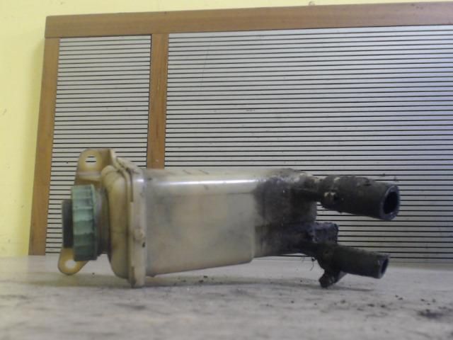 bontott AUDI A6 C5 Szervóolaj Tartály