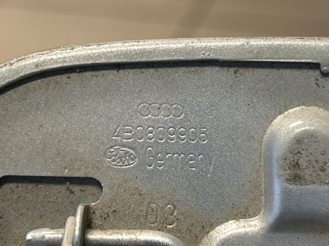 bontott AUDI A6 C5 Tankajtó