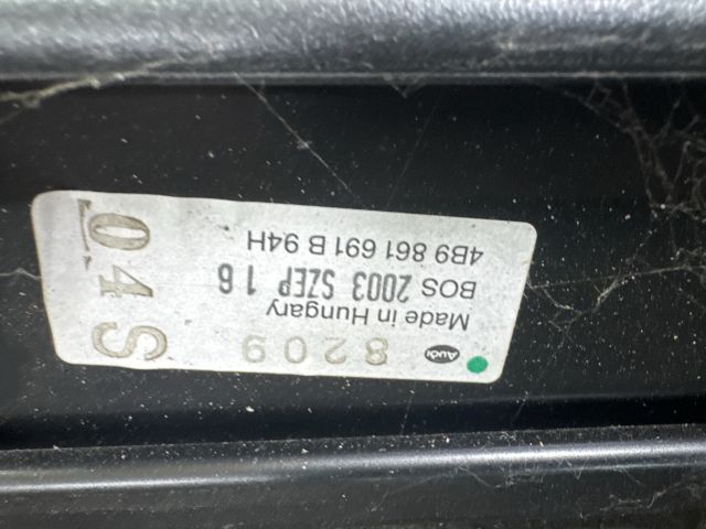 bontott AUDI A6 C5 Térelválasztó