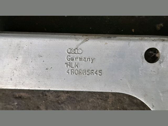 bontott AUDI A6 C5 Toronymerevítő