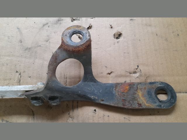 bontott AUDI A6 C5 Toronymerevítő