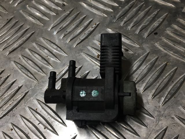 bontott AUDI A6 C5 Vákum Szelep