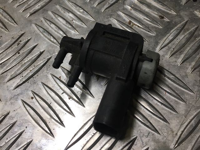 bontott AUDI A6 C5 Vákum Szelep