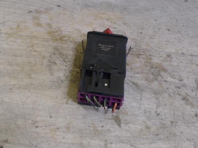 bontott AUDI A6 C5 Vészvillogó Kapcsoló