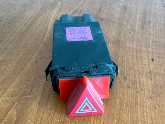 bontott AUDI A6 C5 Vészvillogó Kapcsoló