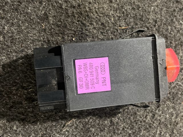 bontott AUDI A6 C5 Vészvillogó Kapcsoló