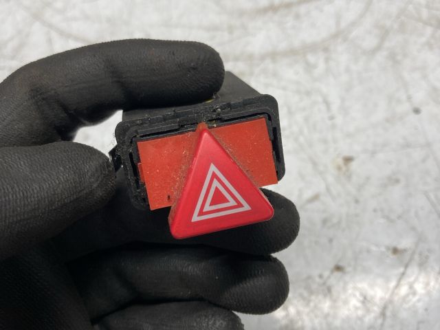 bontott AUDI A6 C5 Vészvillogó Kapcsoló