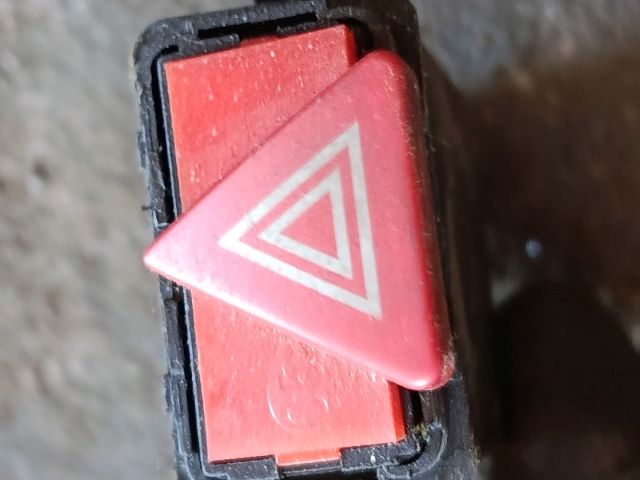 bontott AUDI A6 C5 Vészvillogó Kapcsoló