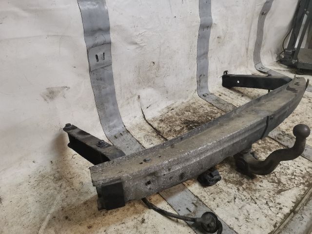 bontott AUDI A6 C5 Vonóhorog