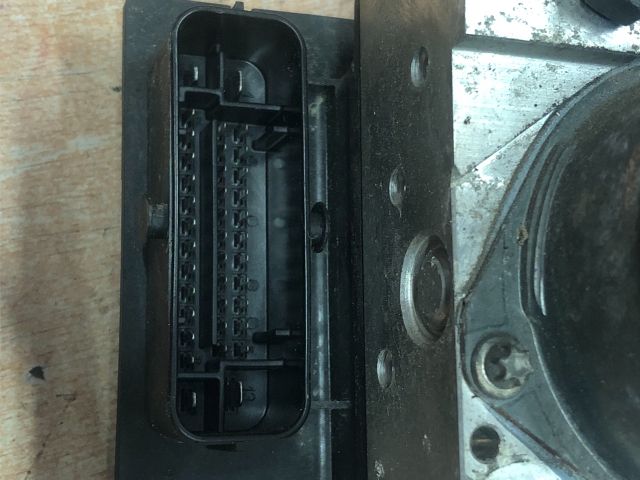 bontott AUDI A6 C6 ABS Kocka