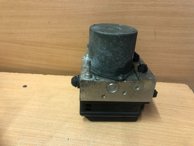 bontott AUDI A6 C6 ABS Kocka