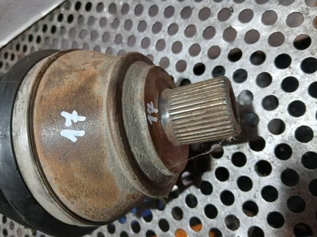 bontott AUDI A6 C6 Bal Féltengely