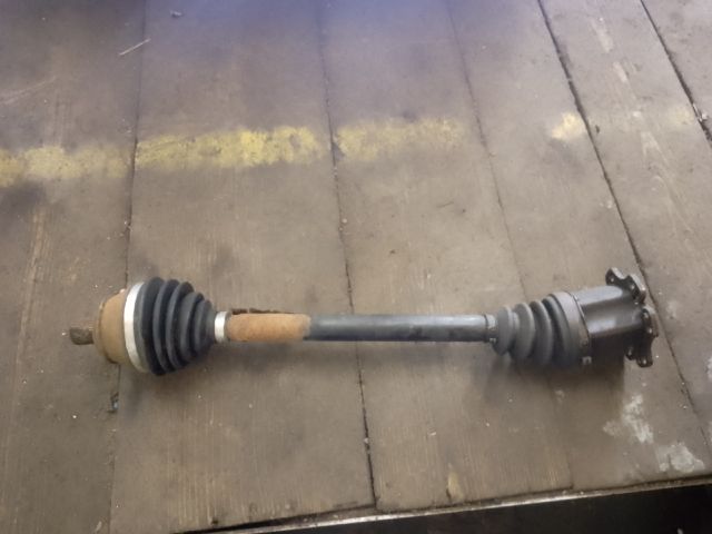 bontott AUDI A6 C6 Bal Féltengely