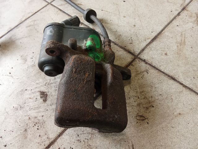 bontott AUDI A6 C6 Bal hátsó Féknyereg Munkahengerrel