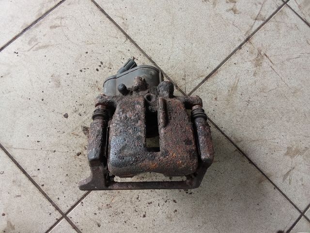 bontott AUDI A6 C6 Bal hátsó Féknyereg Munkahengerrel