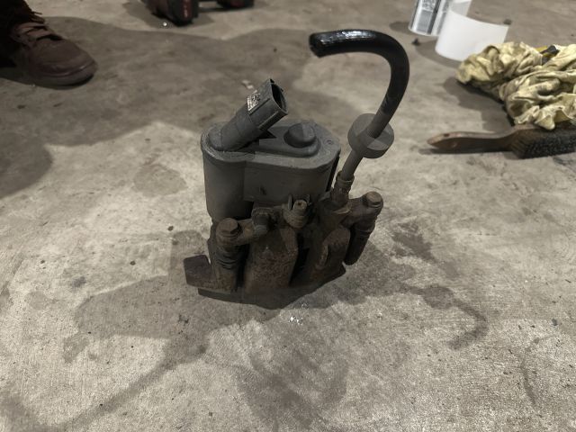 bontott AUDI A6 C6 Bal hátsó Féknyereg Munkahengerrel