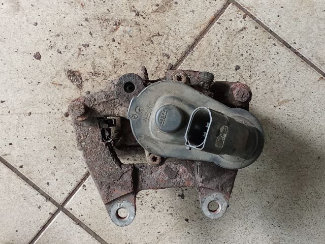 bontott AUDI A6 C6 Bal hátsó Féknyereg Munkahengerrel