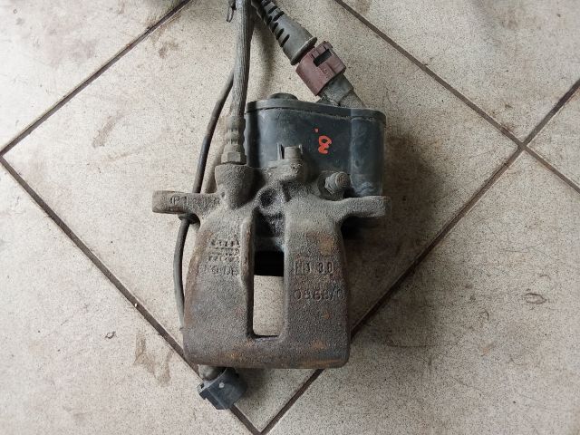 bontott AUDI A6 C6 Bal hátsó Féknyereg Munkahengerrel