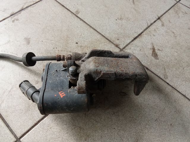 bontott AUDI A6 C6 Bal hátsó Féknyereg Munkahengerrel