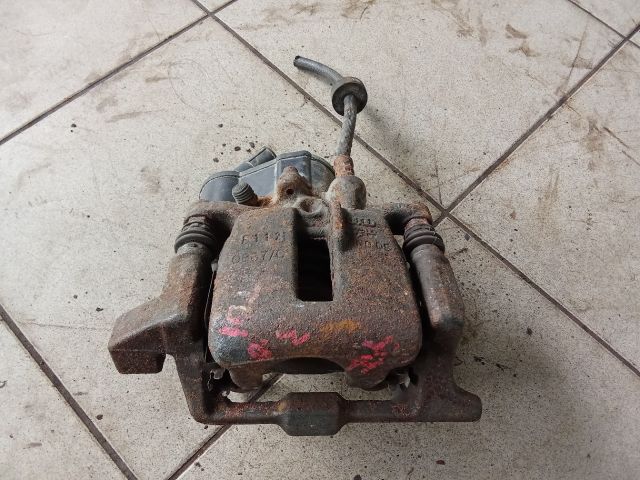 bontott AUDI A6 C6 Bal hátsó Féknyereg Munkahengerrel