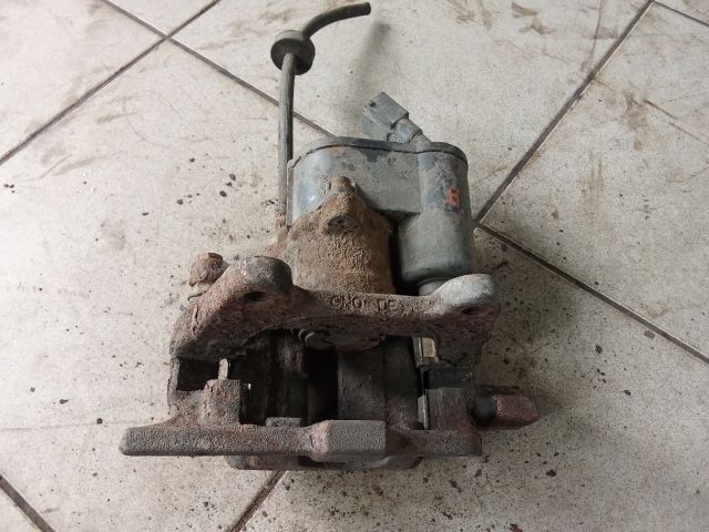 bontott AUDI A6 C6 Bal hátsó Féknyereg Munkahengerrel