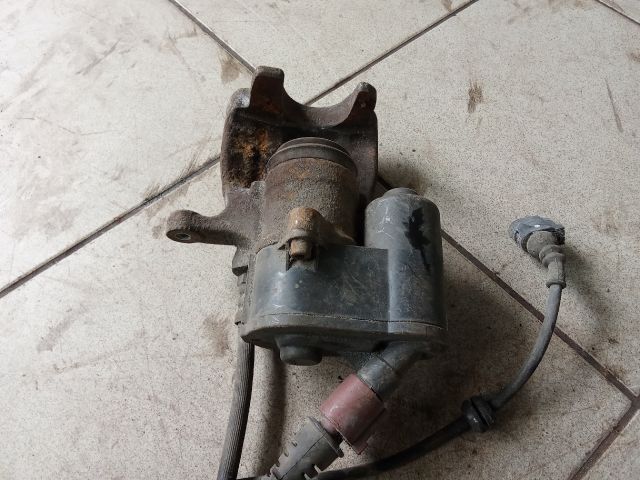 bontott AUDI A6 C6 Bal hátsó Féknyereg Munkahengerrel