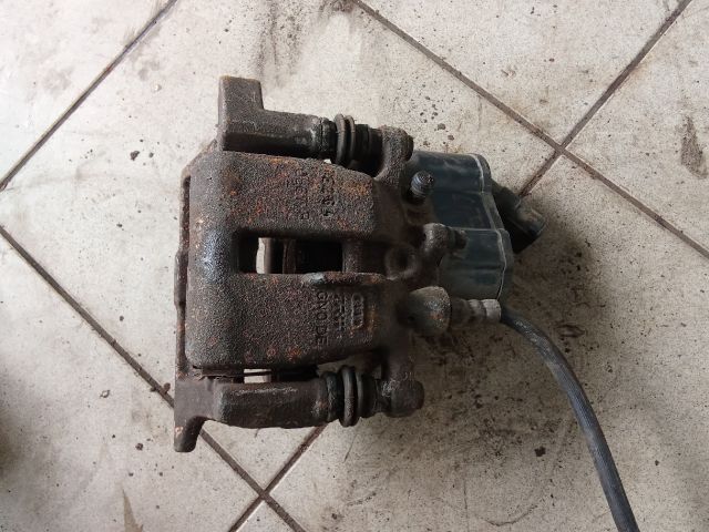 bontott AUDI A6 C6 Bal hátsó Féknyereg Munkahengerrel