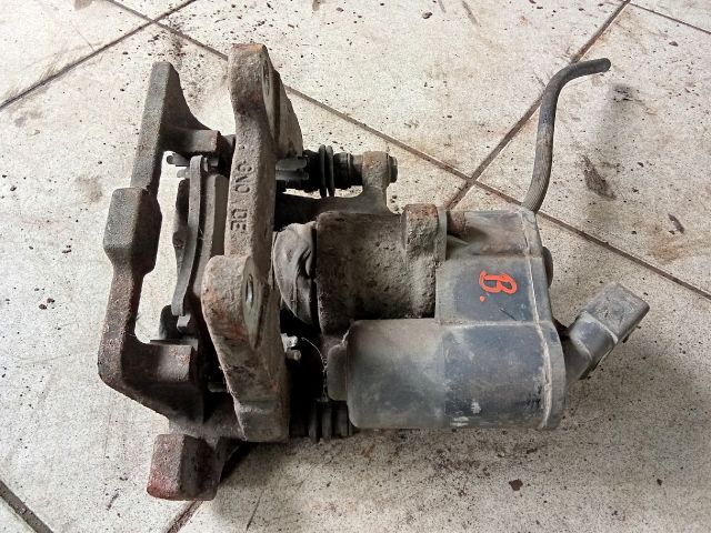 bontott AUDI A6 C6 Bal hátsó Féknyereg Munkahengerrel