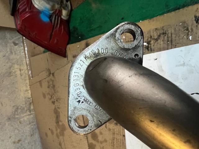 bontott AUDI A6 C6 EGR Hűtő Cső