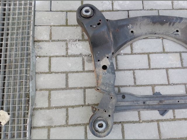 bontott AUDI A6 C6 Első Bölcső