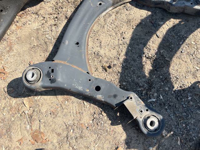 bontott AUDI A6 C6 Első Bölcső